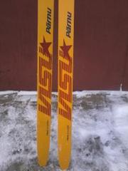 продам лыжи беговые  новые с палками пластиковые Про-во Россия